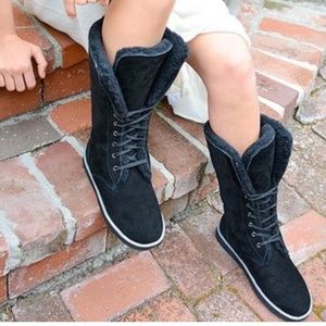 Aussie Merino Tall Suede Lace Up Wool Lined Boots Size W 8